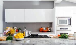 Read more about the article 3 Things to Know About Kitchen Cabinet Refinishing Midland