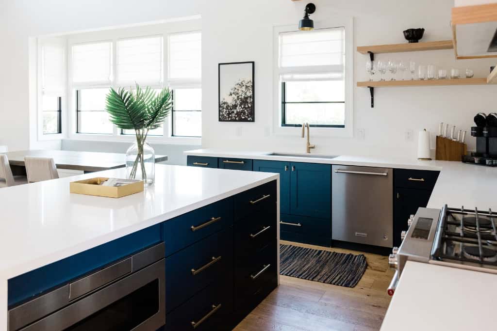 You are currently viewing Transform Your Barrie Kitchen with Renovation and Cabinet Refinishing Services